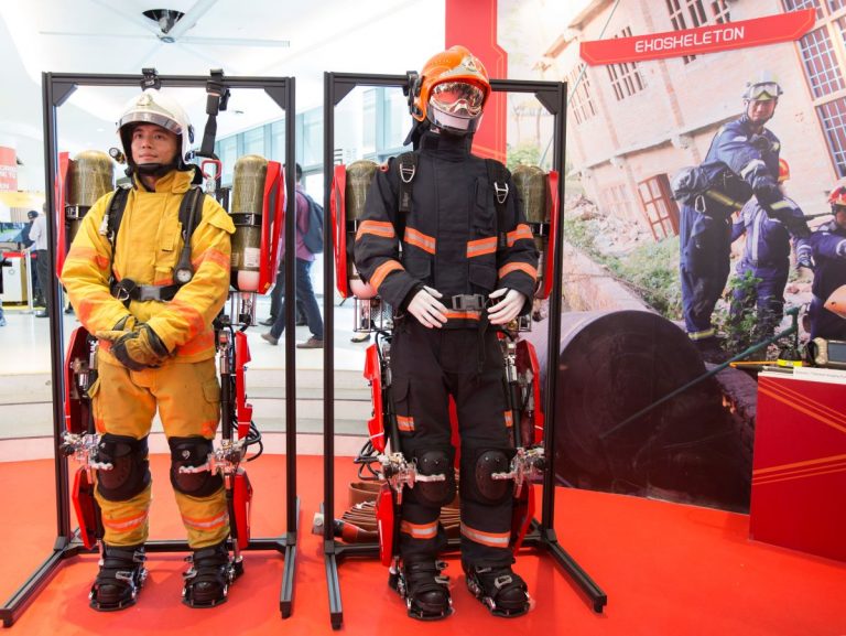 Exoskeleton könnyítheti meg az életmentők munkáját